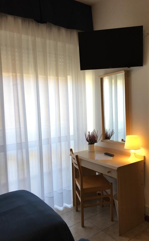 Hotel Zodiaco ลิโดดิเยโซโล ภายนอก รูปภาพ